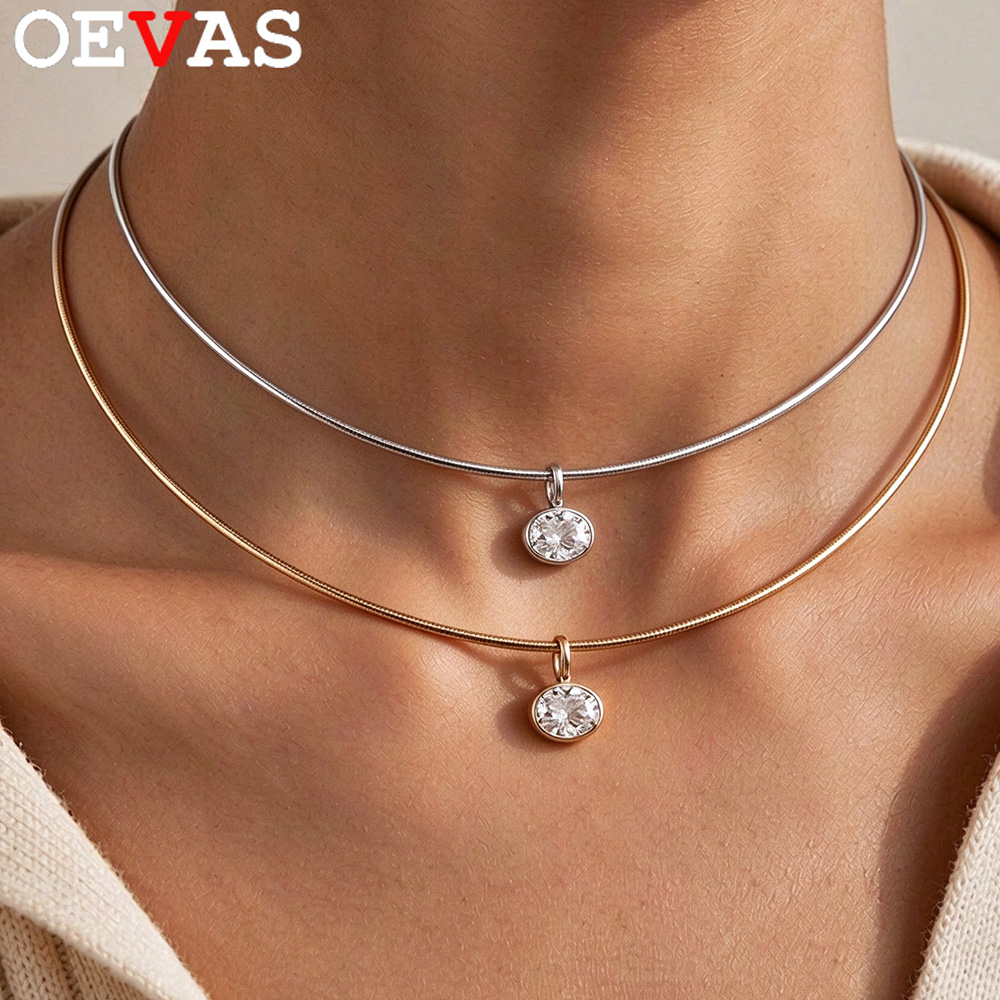 Bezels Set Pendant - Collier OEVAS 2-4CT Moissanite taille ovale